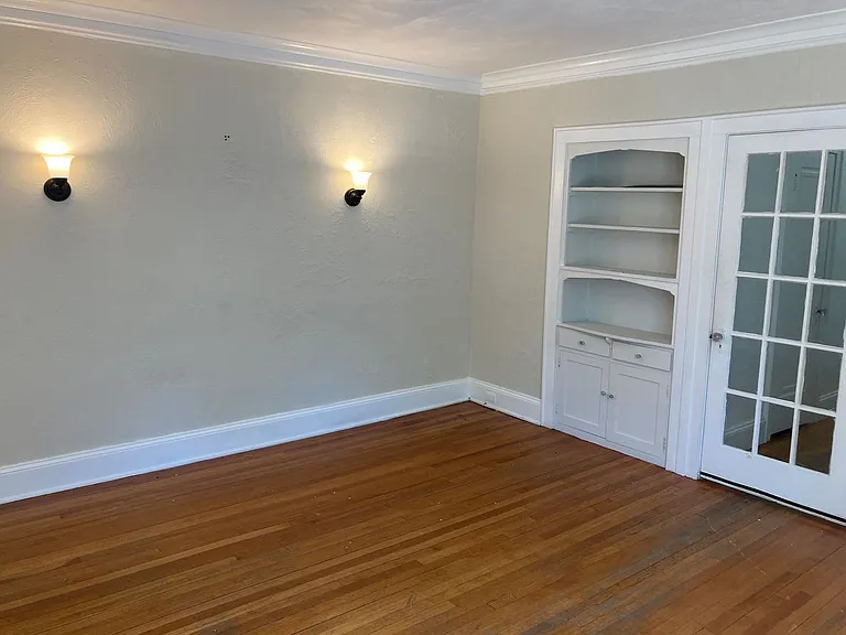 102-106 Linden St #4L — Photo 2