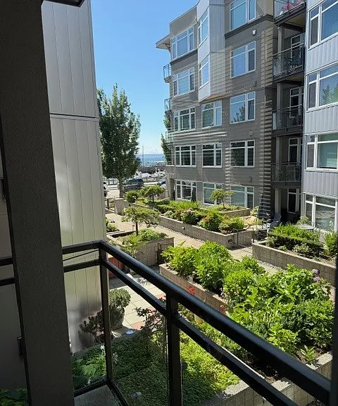 2000 Alaskan Way #253 — Photo 1