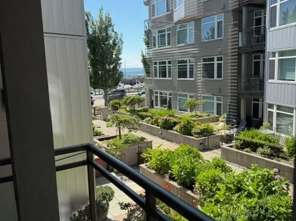 2000 Alaskan Way, Seattle, WA