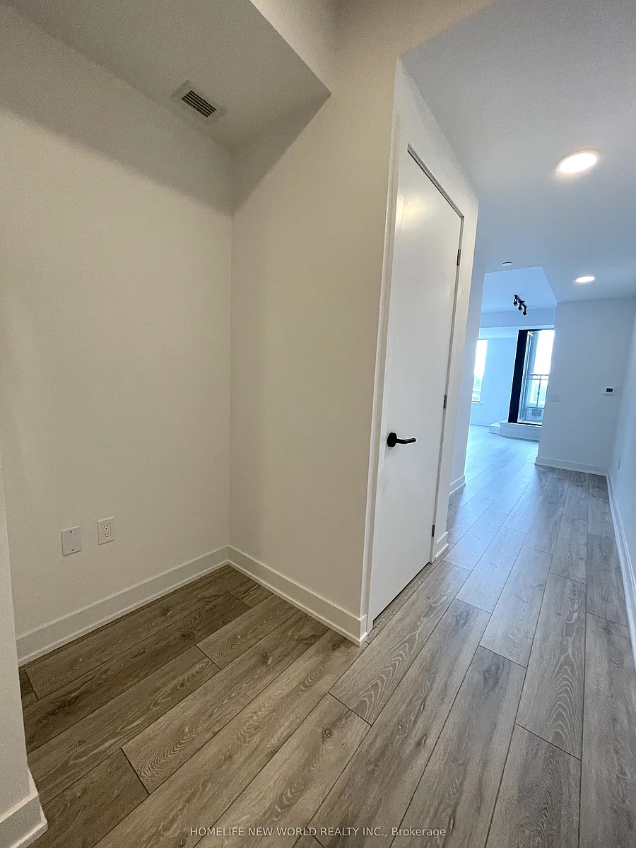 Building Photo - 758 Dovercourt Rd #507