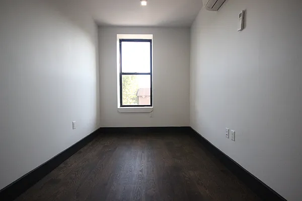 Rented by Nooklyn NYC LLC | media 42