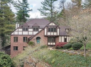 8 Sunny Ridge Dr, Asheville, NC 28804