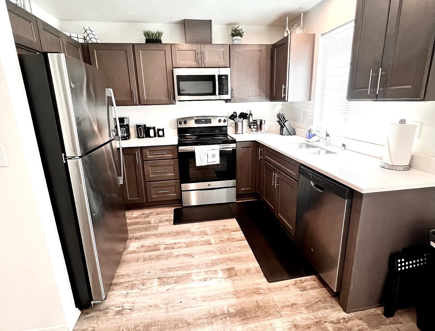 2 bed, 900 sqft, $1,400 — Photo 3