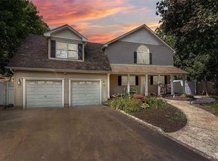 43 Tuscala St, Selden, NY 11784