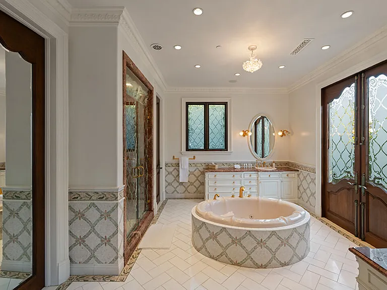 1021 N Crescent Dr — Photo 25