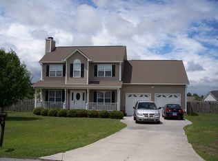 49 E Brenda Lee Dr, Hampstead, NC 28443