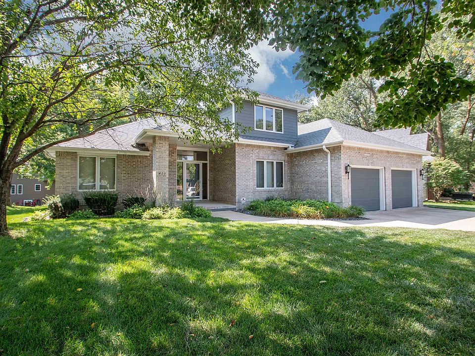 1st image of 420 N Royal Troon Dr