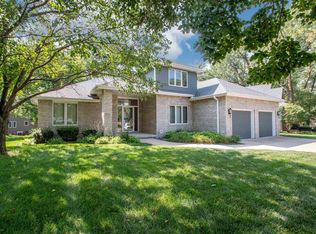 420 N Royal Troon Dr, Dakota Dunes, SD 57049