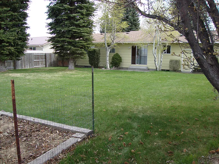 2022 Westbrook St — Photo 2