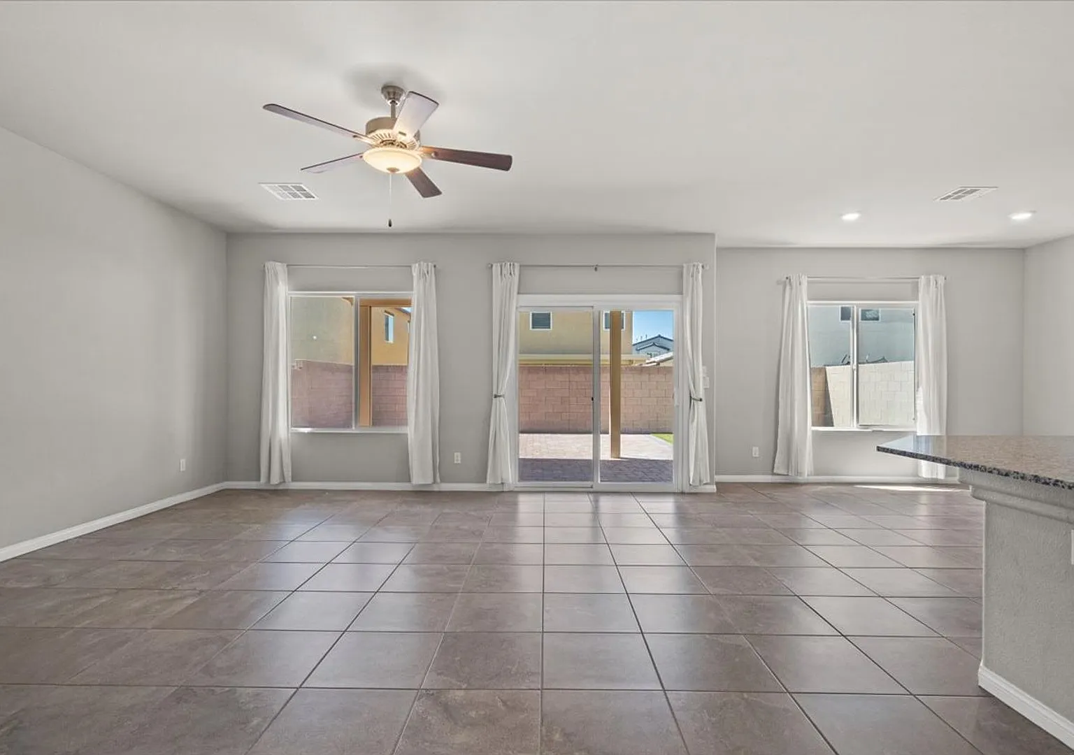 Large 5-Bedroom 3-Bathroom Home in Gated Community! — Photo 4
