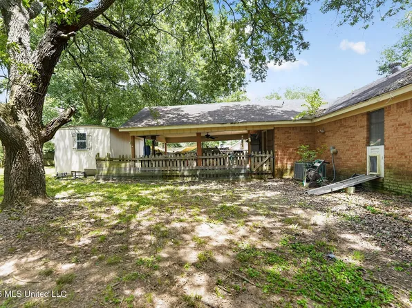 318 Longmeadow Ct S, Ridgeland, MS 39157