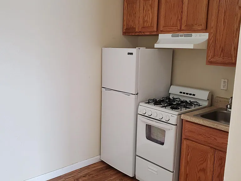 840 Spring Ave — Photo 17