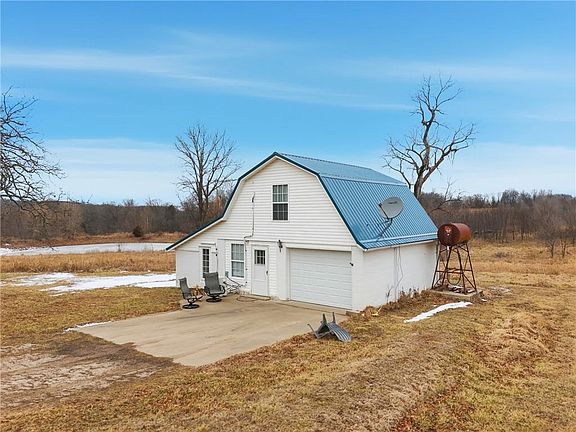 5th image of 3815 SE 476th Rd