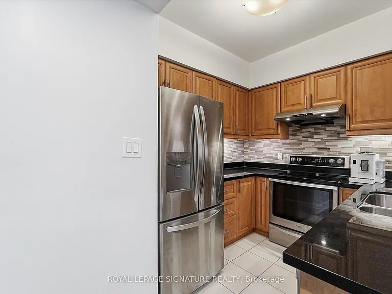 263 Wellington St W #301 — Photo 8