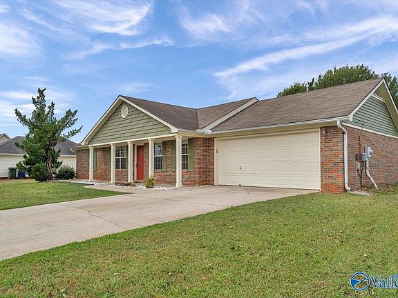 2nd image of 118 Delta Pine Dr