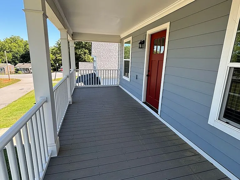 302 Royalview Dr — Photo 3