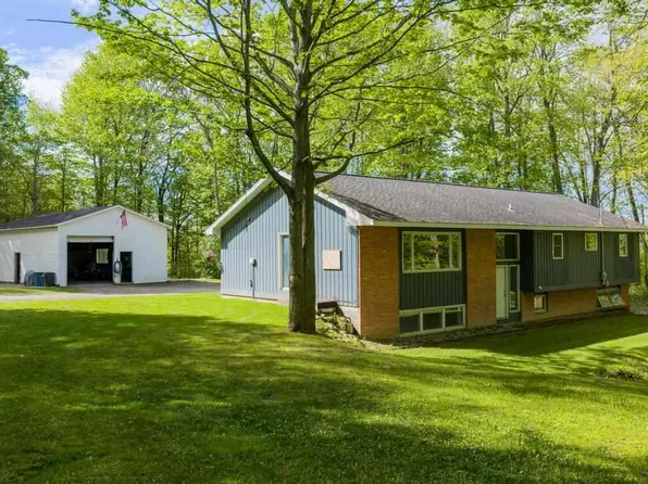 2358 Jaquay Rd, Boyne City, MI 49712