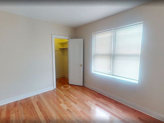 3rd image of 817 W 83rd St APT 3N