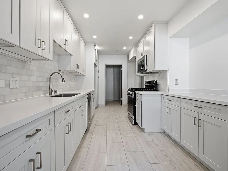 853 S Le Doux Rd #202 — Photo 7