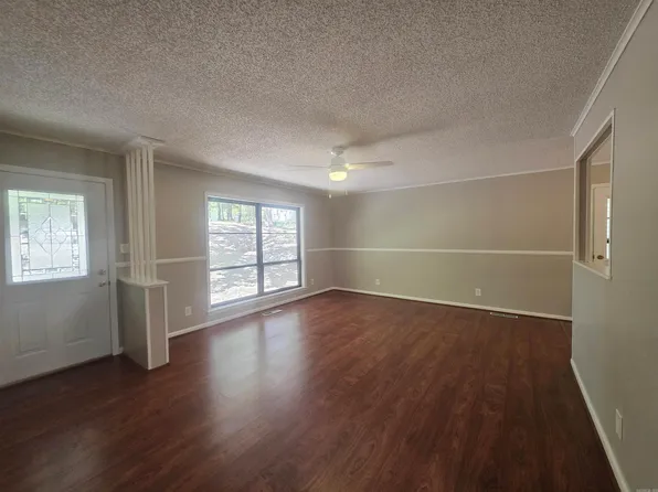 3 Neda Cir, Hot Springs, AR 71909