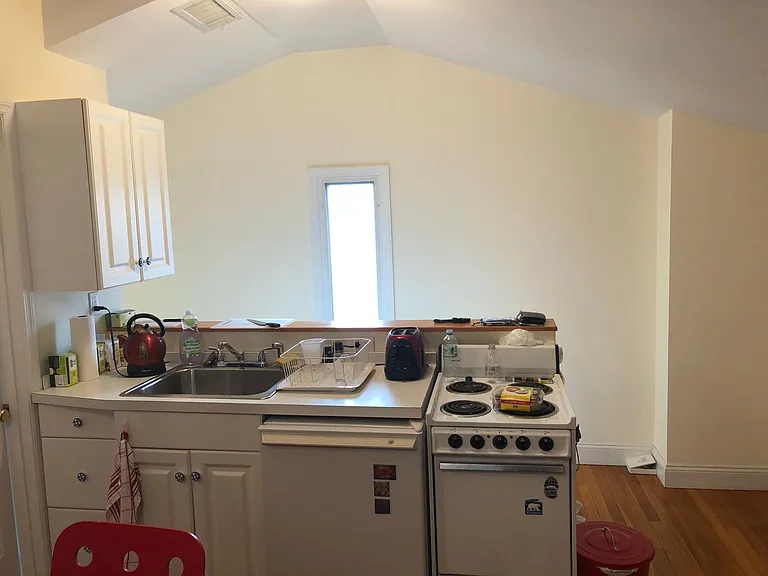40 Lynwood Pl #4 — Photo 11