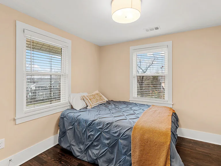 1308 Overton St — Photo 19