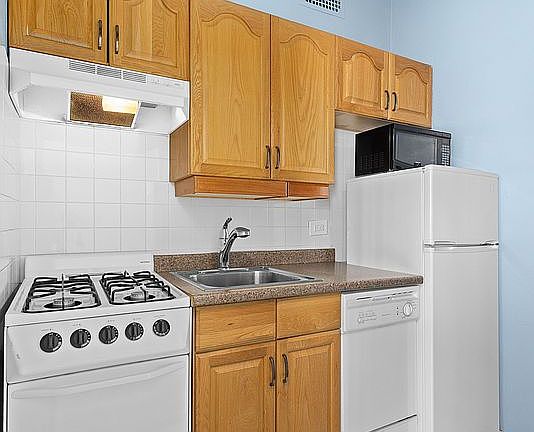 4th image of 525 E 86th St APT 15E