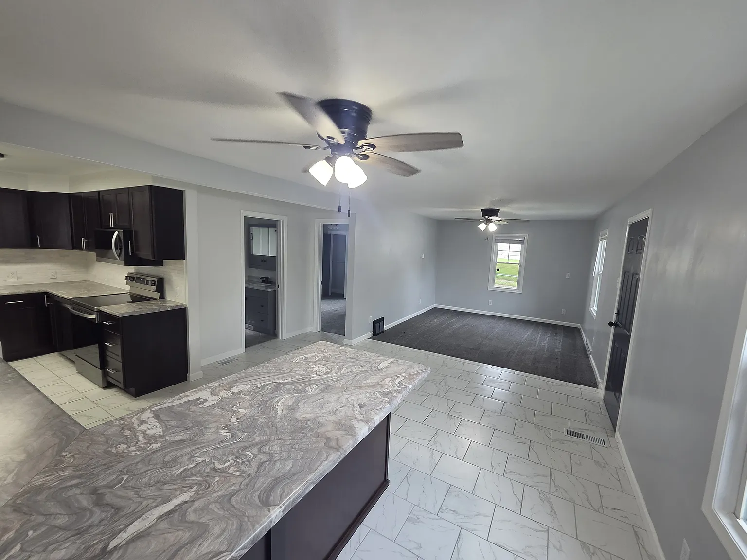 3 bed, 1325 sqft, $1,350 — Photo 4
