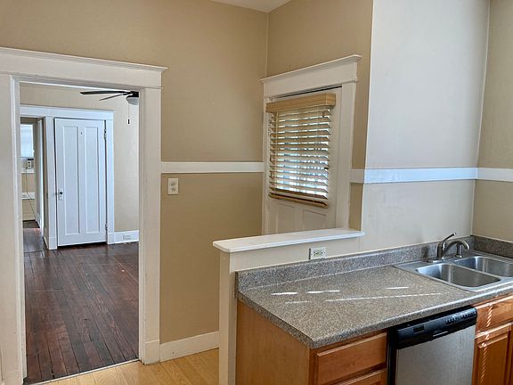 5th image of 1526 Constance St