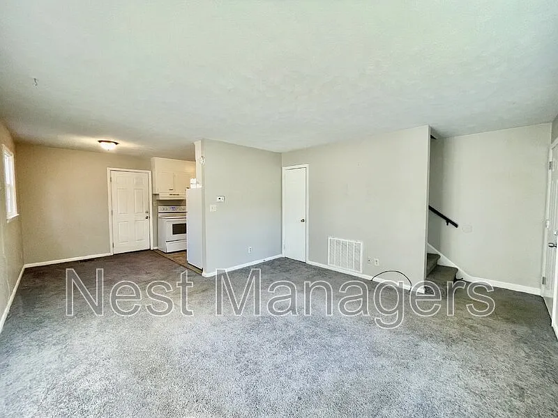 2 bed, 1.0 bath, $905 — Photo 4