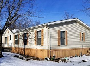 141 Island Dr, Elyria, OH 44035