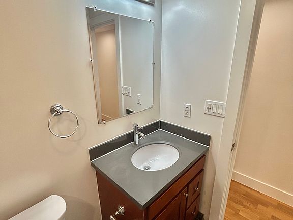 4th image of 1379 Revere Ave #B