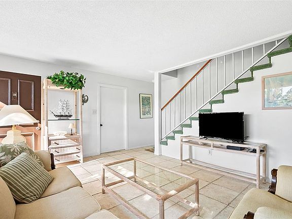2nd image of 597 Sutton Pl