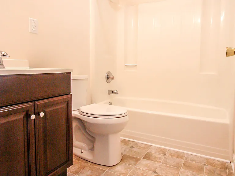 401 East Rd #6 — Photo 18