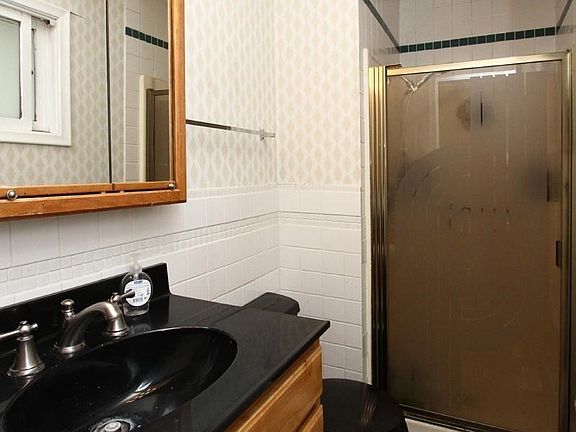 5th image of 5220 S 32nd St