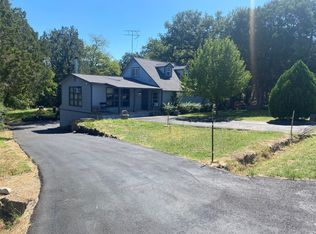 1107 Comanche Cove Dr, Granbury, TX 76048