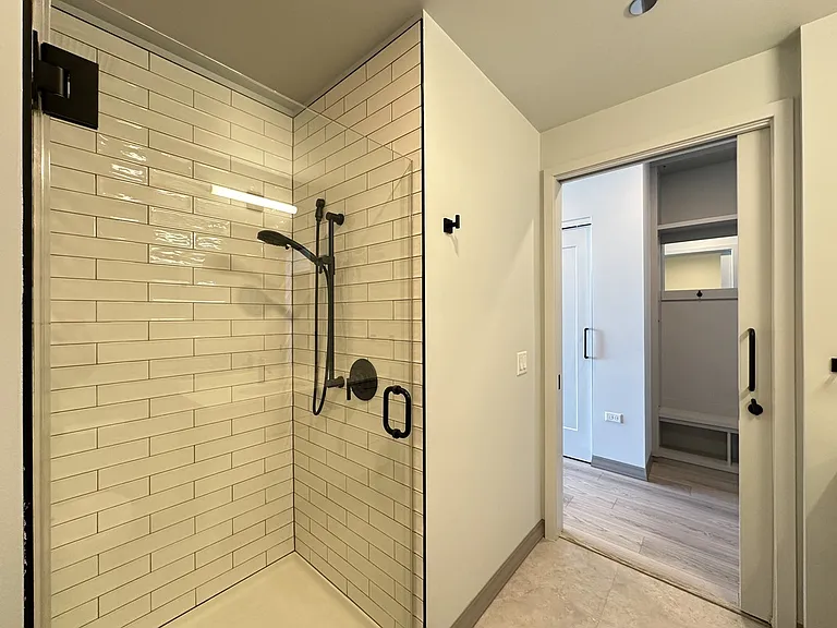 2155 N Elston Ave #17 — Photo 17