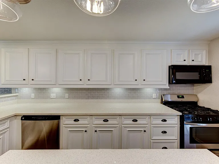 402 Live Oak Ln — Photo 15