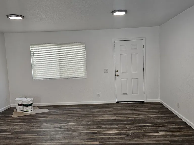 835 W 4th Ave — Photo 9