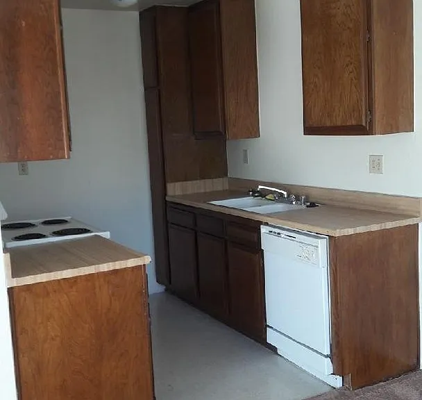 14333 Friar St — Photo 10