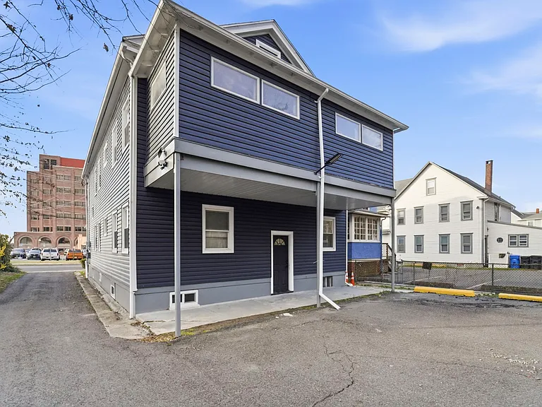 29 Grant St #1 — Photo 18