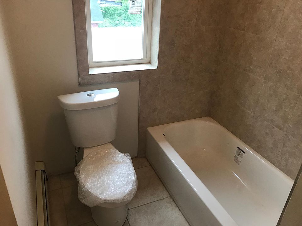 2nd image of 17 Sprague Street # 3 Rd Floor