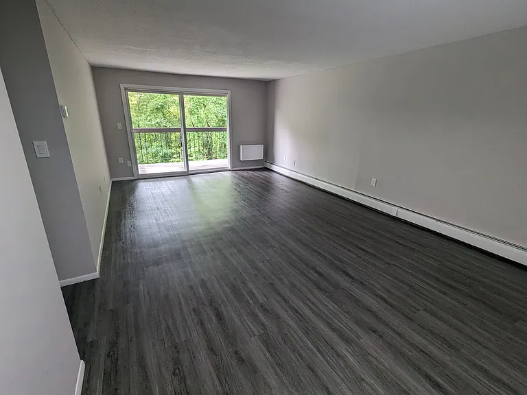 Eastwood Terrace — Photo 21