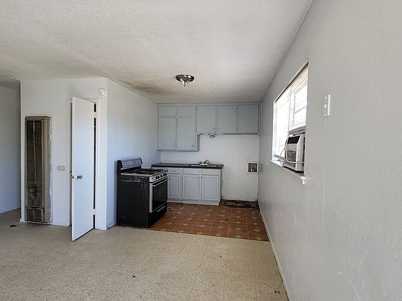 3rd image of 6702 NE 12th Ave #1