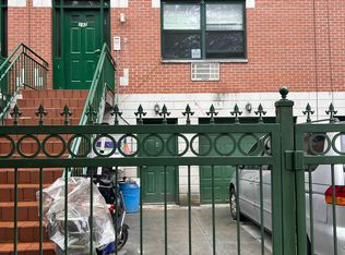 242 E 112th St #1, New York, NY 10029