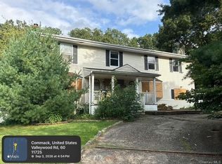 60 Valleywood Rd, Commack, NY 11725