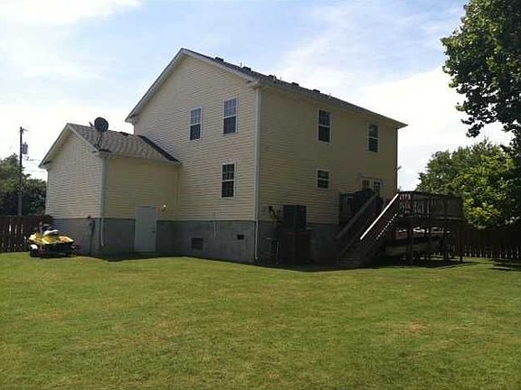 3rd image of 13 E Hygeia Ave