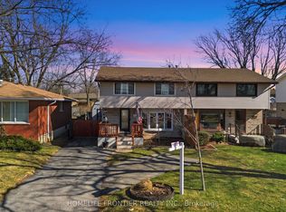 977 Upper Wellington St, Hamilton, ON L9A 3S4