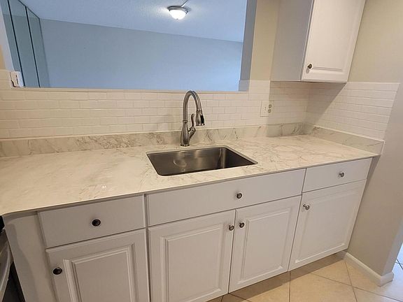 2nd image of 372 Wellington J