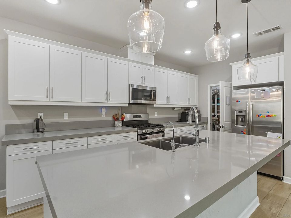 2nd image of 10847 Blake Way